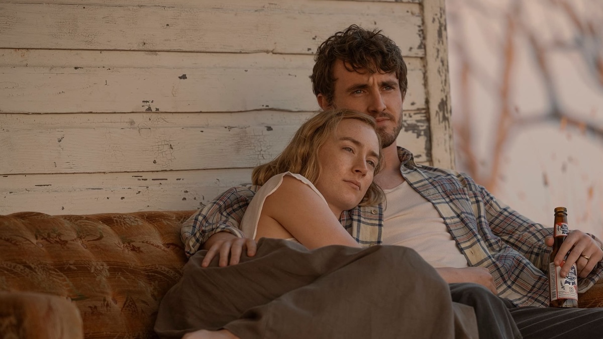 Saoirse Ronan e Paul Mescal in una scena de Il nemico