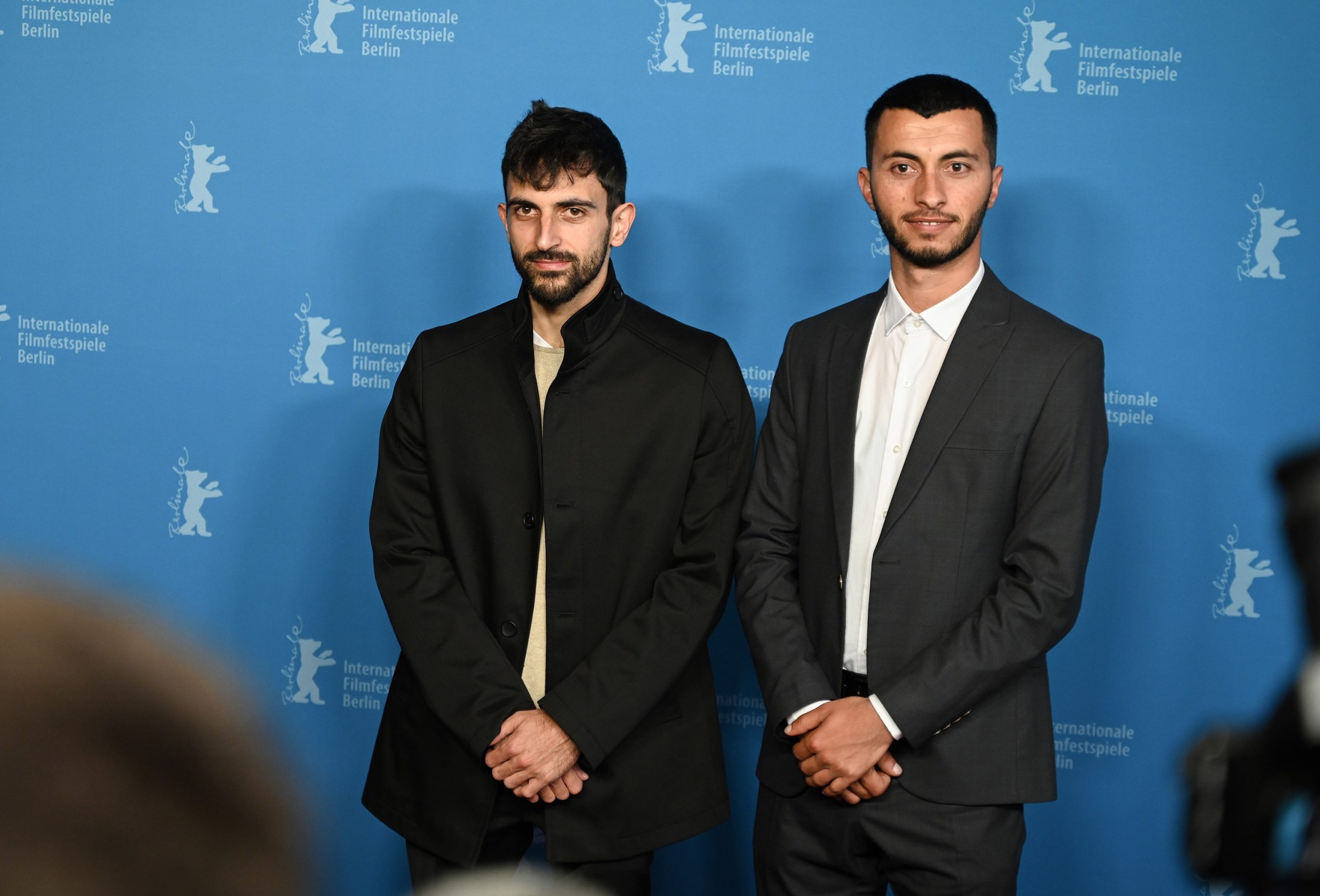 Yuval Abraham e Basel Adra co-registi del documentario No Other Land alla Berlinale