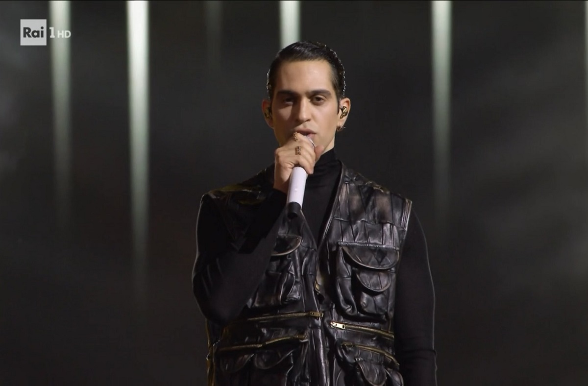 Mahmood sul palco dell'Ariston - Rai