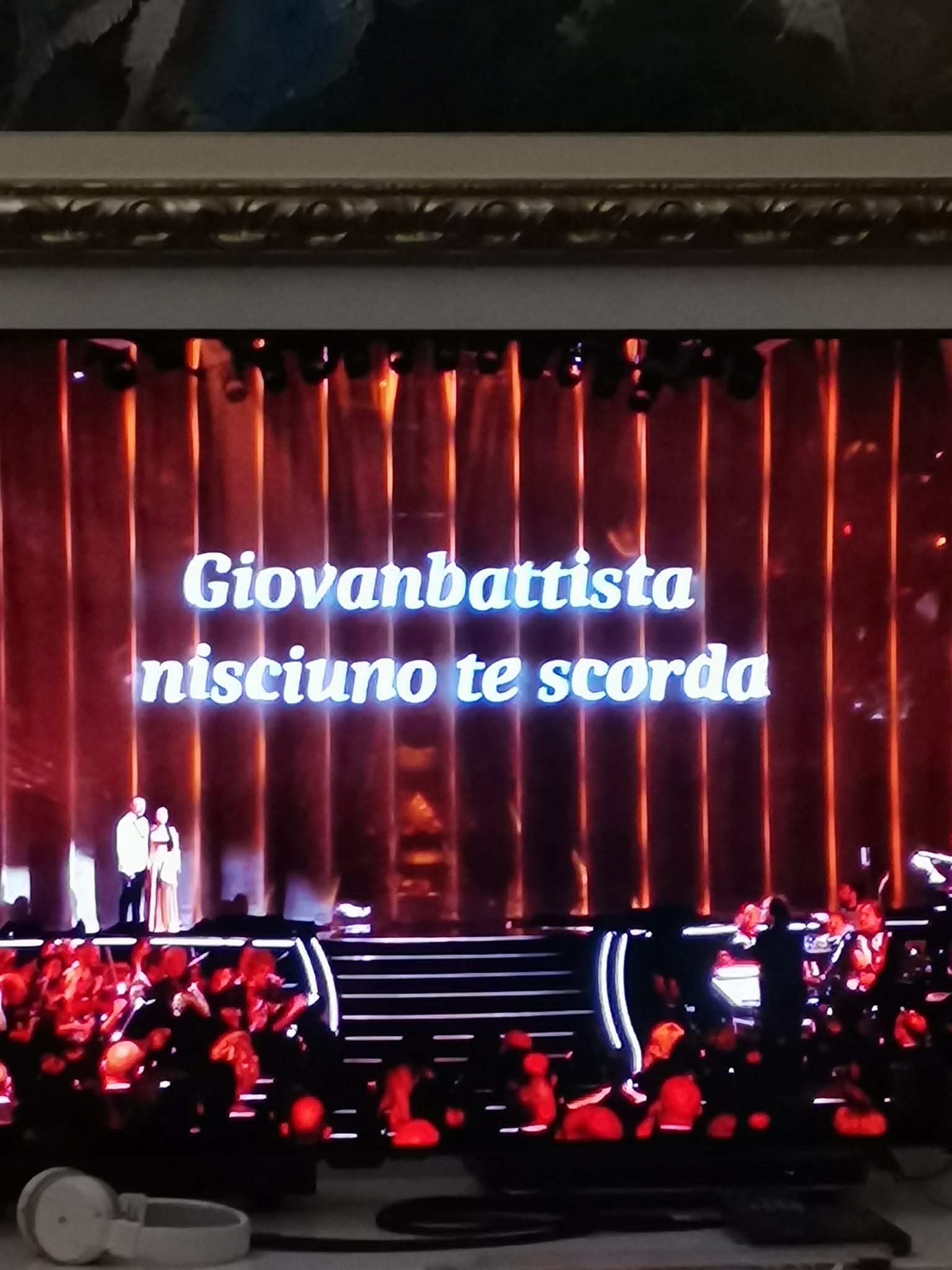 La frase che commemora Giovanbattista Cutolo alla fine del momento dedicatogli da Sanremo 2024