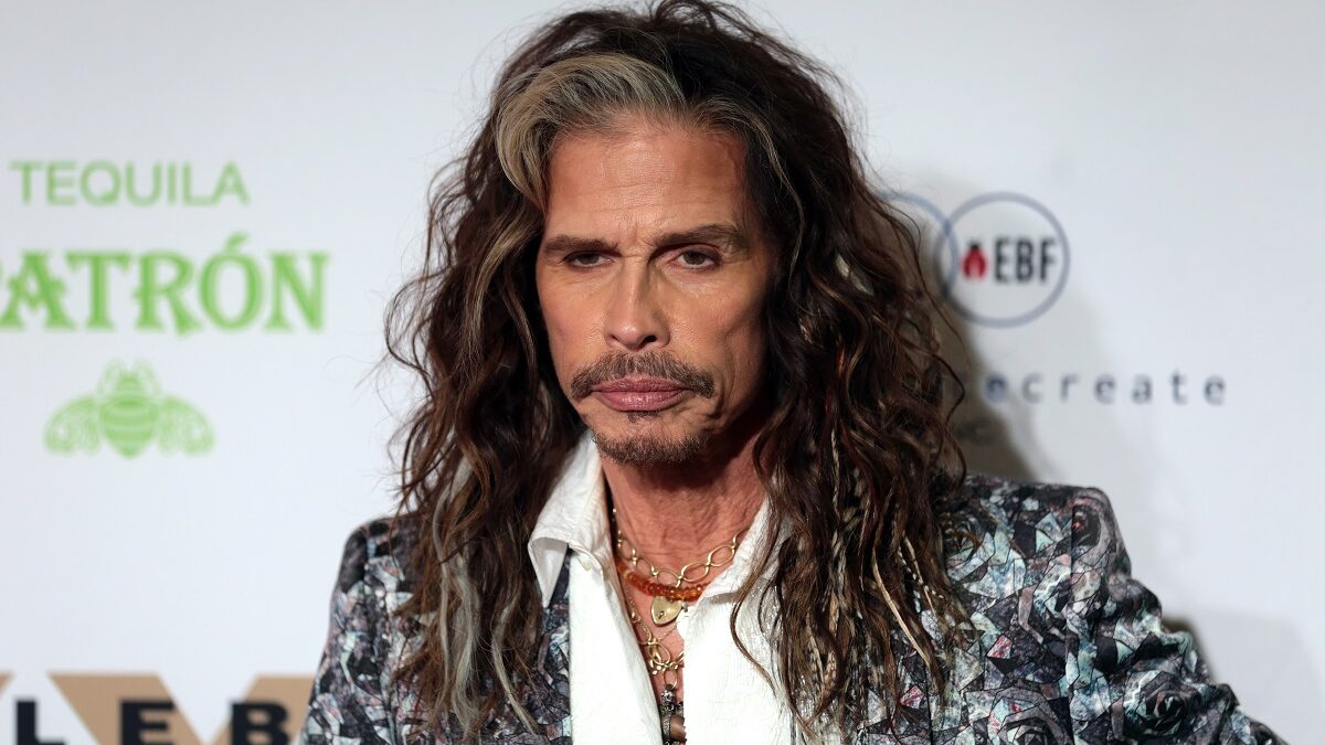 Steven Tyler: archiviato il caso di presunta violenza sessuale da parte del cantante