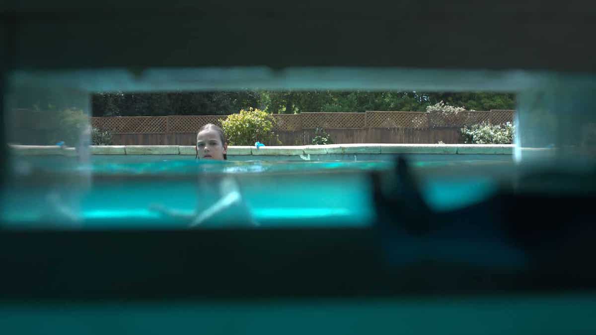 Un'immagine del film Night Swim