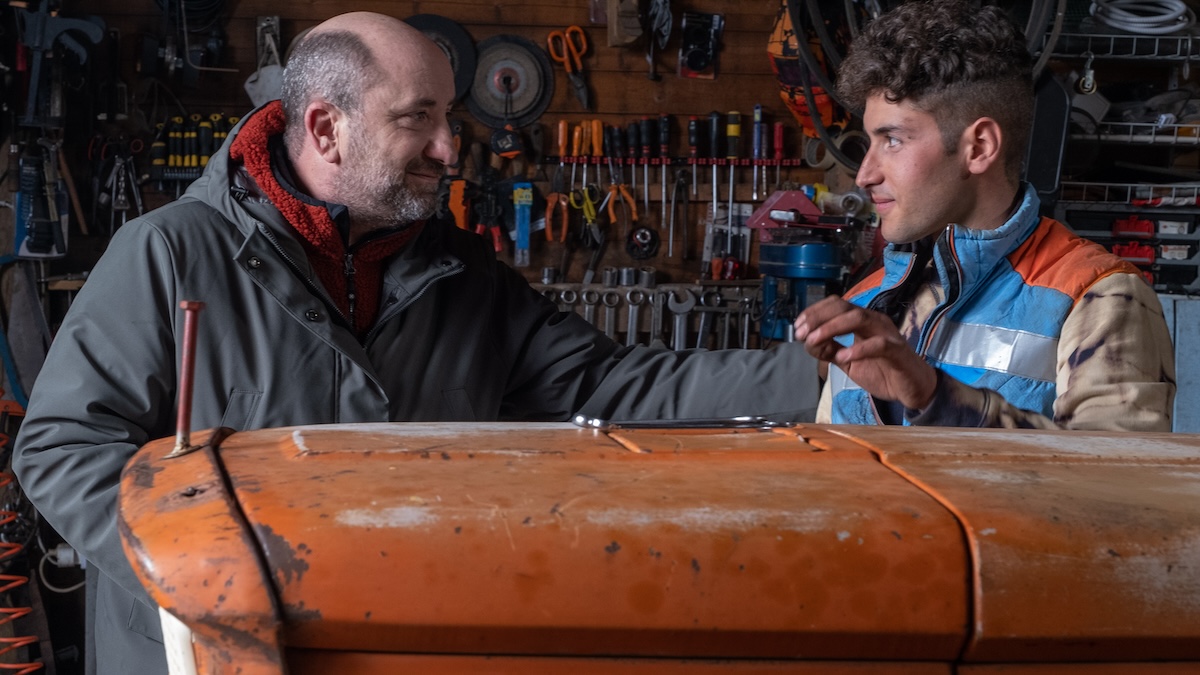 Antonio Albanese e Duilio Antonucci in una scena del film Un mondo a parte