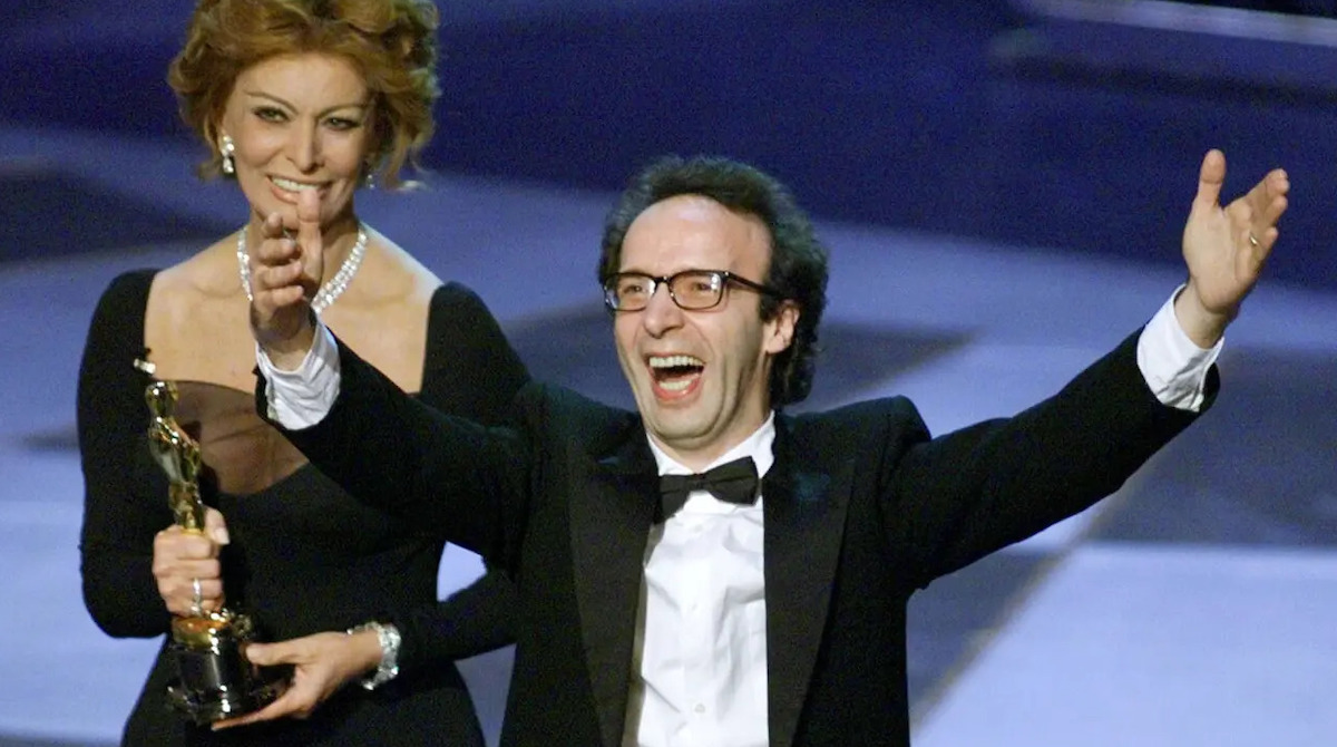 Roberto Benigni e Sophia Loren durante la cerimonia degli Oscar del 21 marzo 1999 per La vita è bella