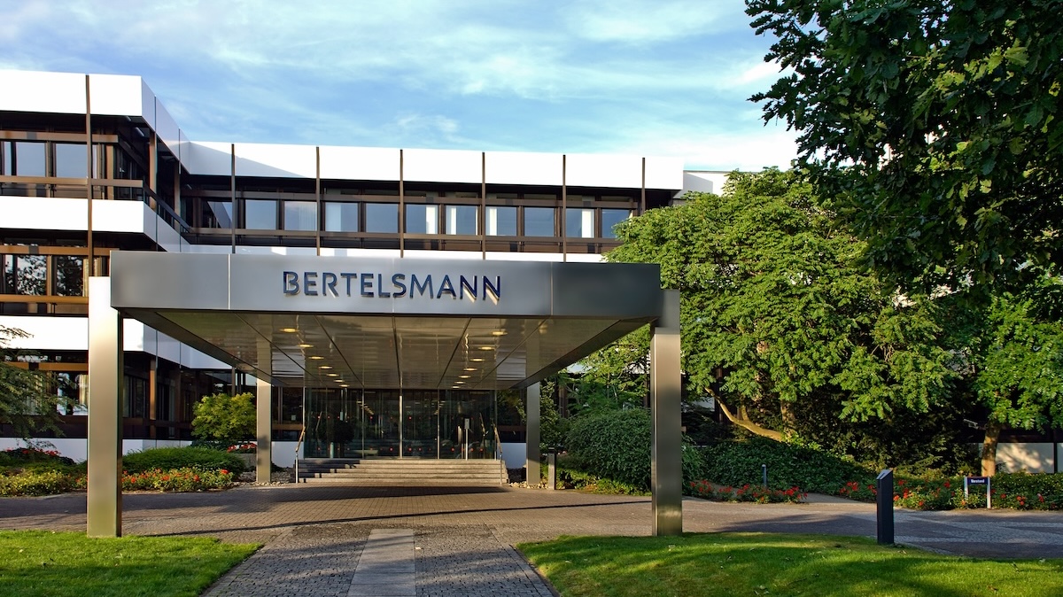 Bertelsmann registra un utile record per l’intero 2023. Nonostante i ricavi rimasti fermi