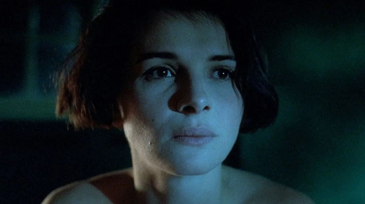Juliette Binoche in una scena di Film Blu, di Krzysztof Kieslowski