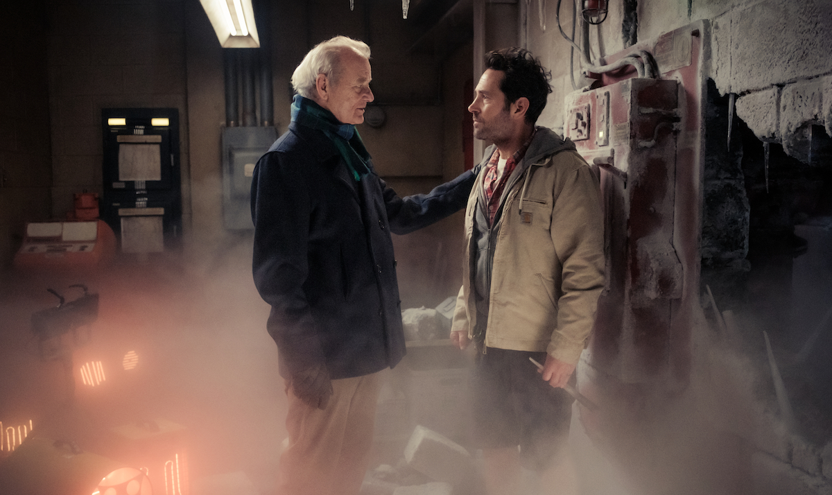 Bill Murray e Paul Rudd in una scena di Ghostbusters: Minaccia glaciale