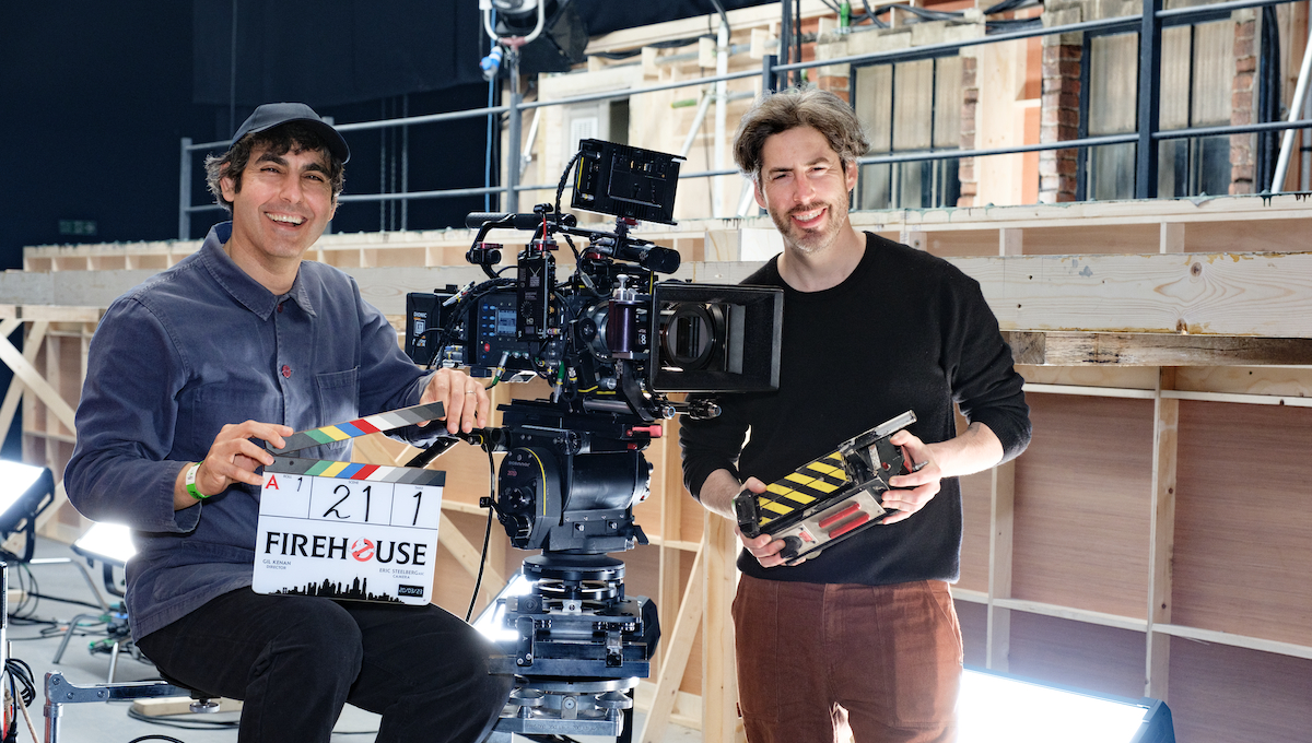 Il regista Gil Kenan ed il produttore Jason Reitman sul set di Ghostbusters: Minaccia glaciale
