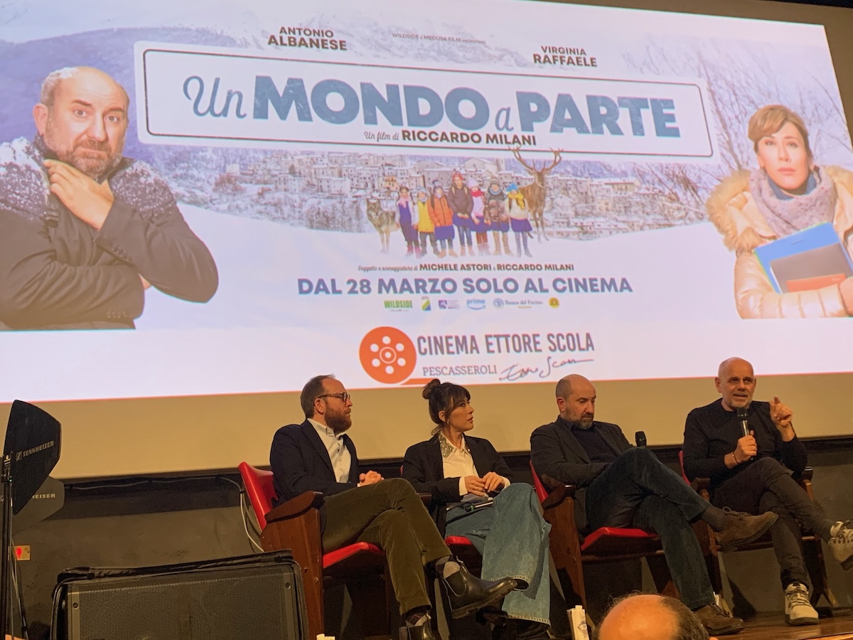 Michele Astori, Virginia Raffaele, Antonio Albanese, Riccardo Milani durante la conferenza stampa al cinema Scola di Pescasseroli