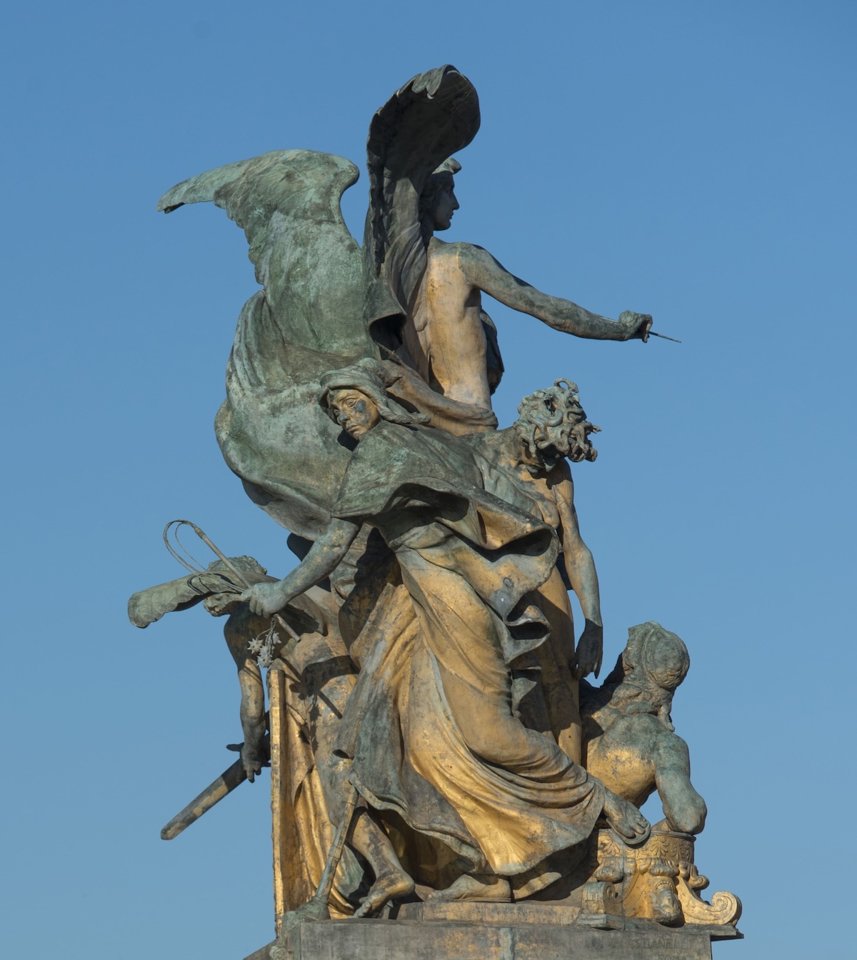 Il pensiero, una delle statue bronzee del Vittoriano