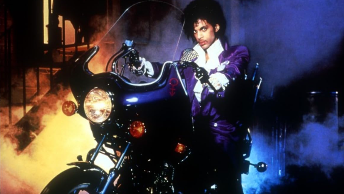 Prince in una scena di Purple Rain