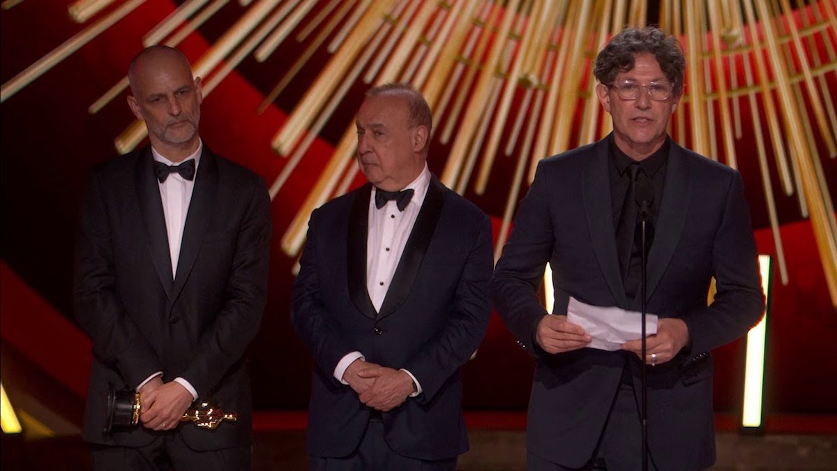 Jonathan Glazer sul palco degli Oscar 2024 per il film La zona d'interesse