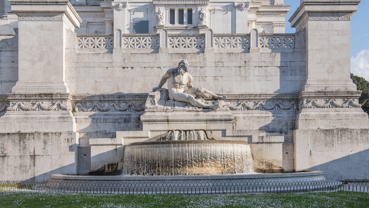 La statua del Mar Tirreno del Vittoriano