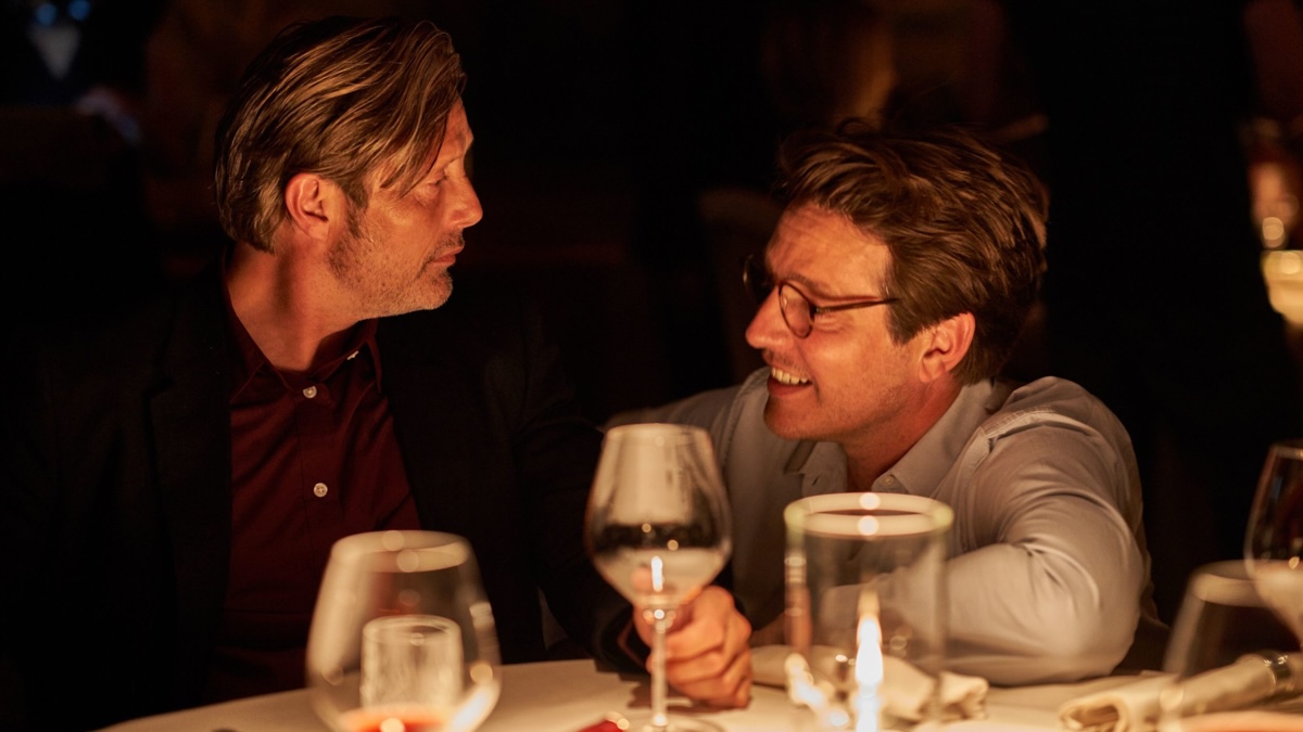 Thomas Vinterberg e Mads Mikkelsen sul set di Un altro giro