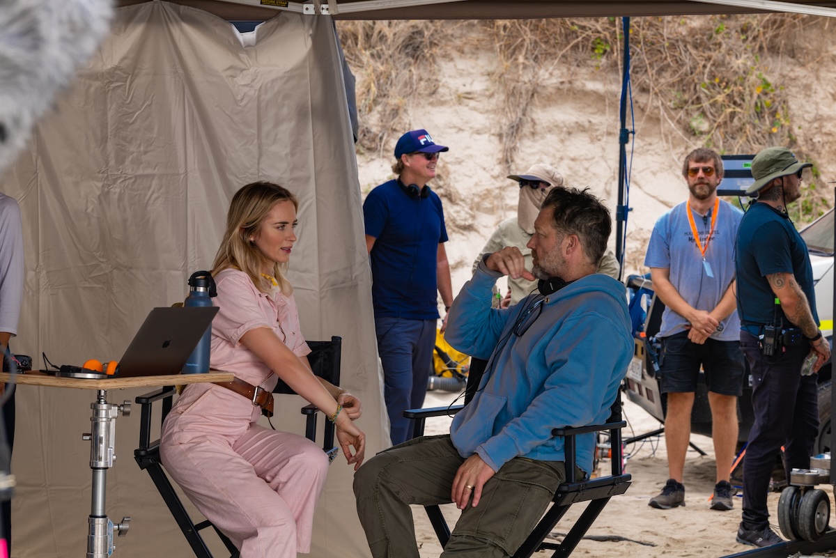 Emily Blunt e David Leitch sul set