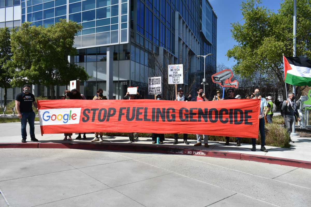 Manifestazione davanti alla sede Google di Sunnyvale, in California