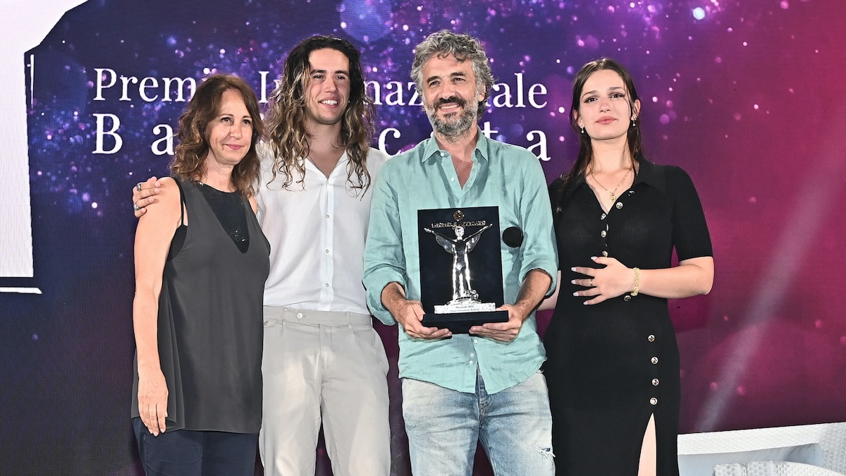 Vincenzo Ferrara con la direttrice Maria Pia Ammirati, Francesco Panarella e Serena Codato e