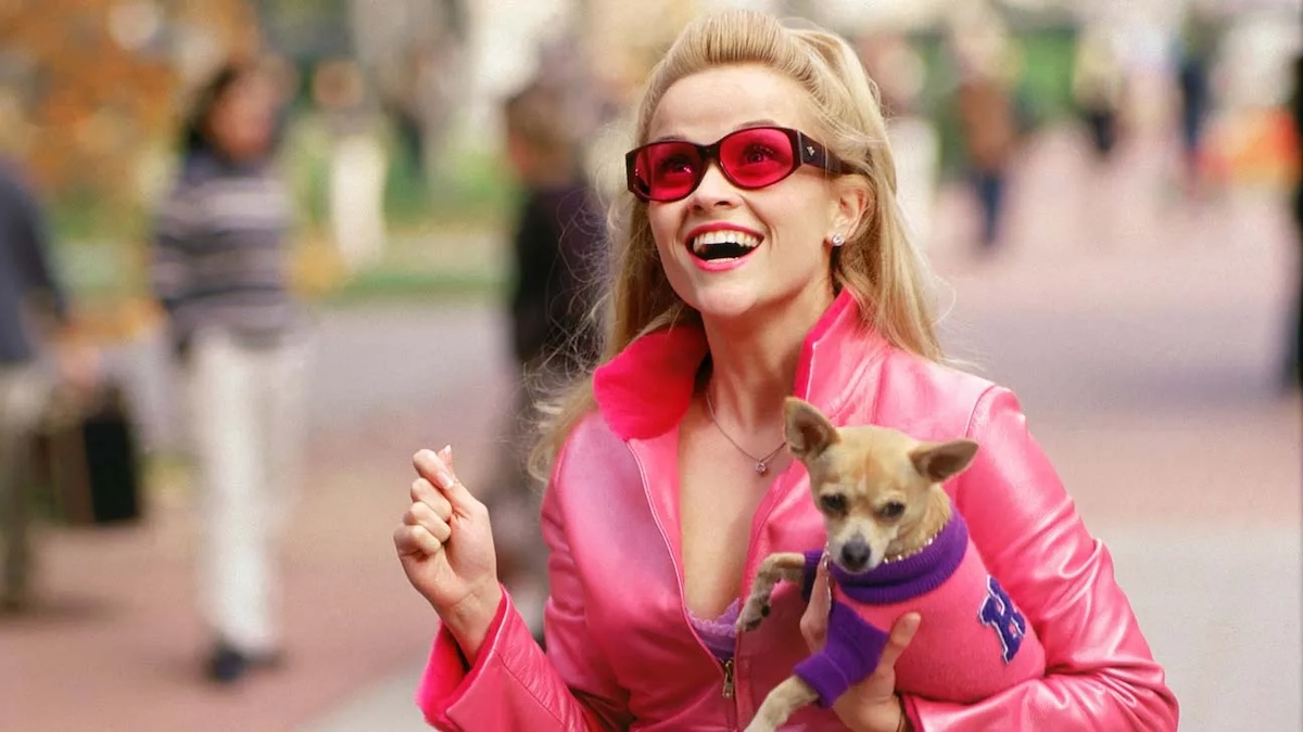 Reese Witherspoon in una scena de La rivincita delle bionde