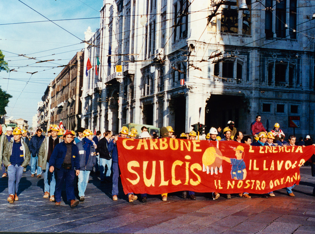 “Uomini in marcia”, a Carbonia la proiezione del documentario sugli operai del Sulcis-Iglesiente