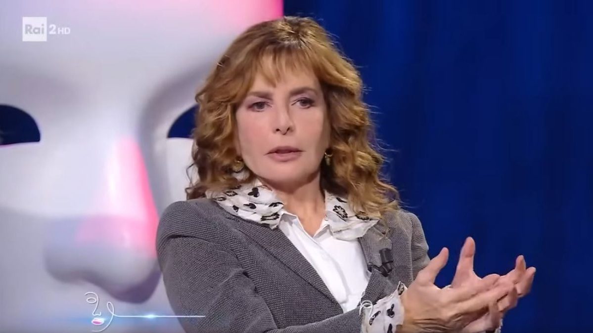 Giuliana De Sio: “Sono stata corteggiata da Giulio Andreotti. Mi scriveva lunghe lettere”