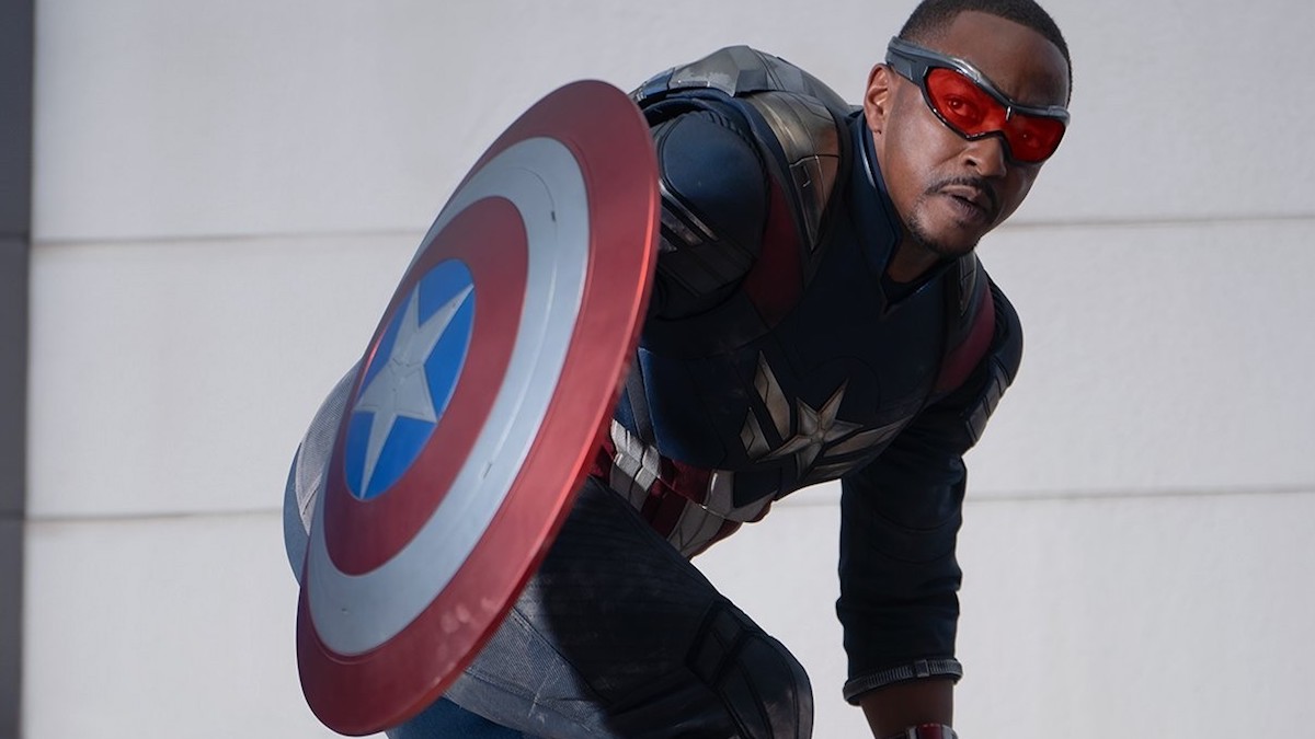 Captain America: Brave New World. Tutto ciò che sappiamo del film Marvel, da Giancarlo Esposito ai reshoots